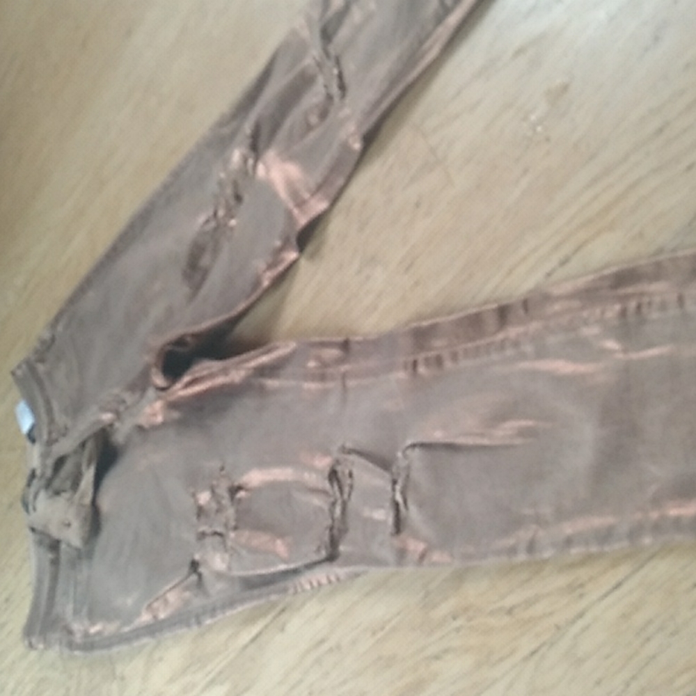 Guess - Picture 2 of 4